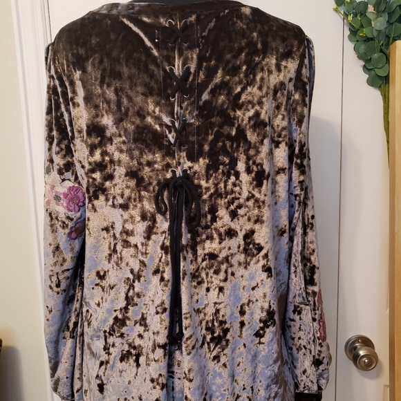 Velvet top by Billy t New without tags - Picture 6 of 6